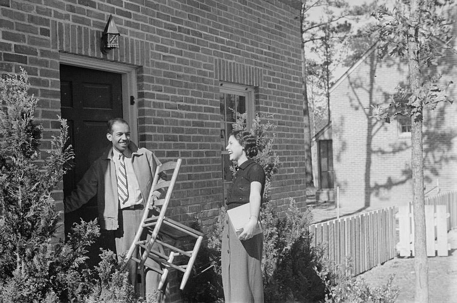 Young couple moving in at Newport News Homesteads, Virginia, 1937