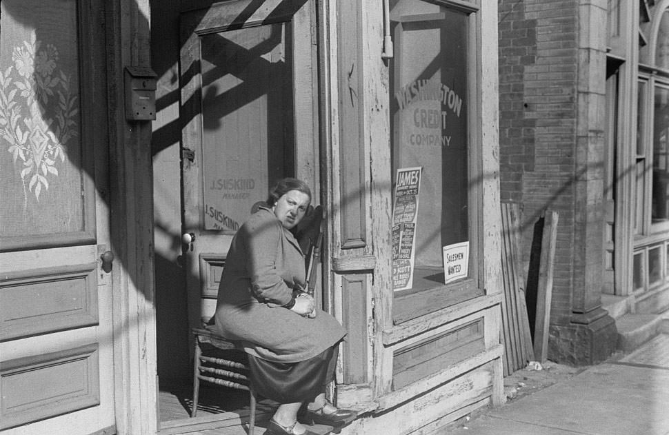 Street scene, Newport News, Virginia, 1937