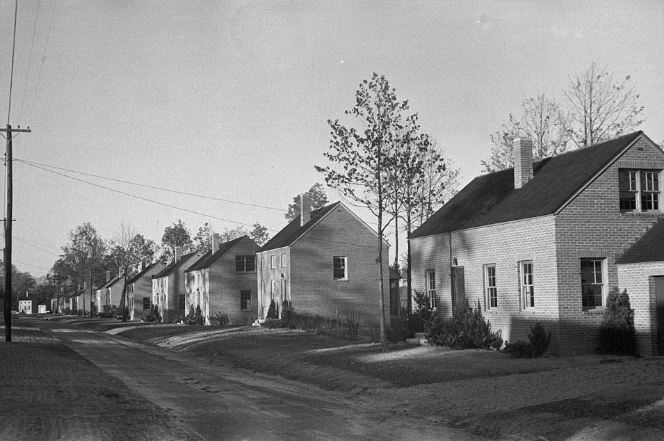 Row of finished homes in Newport News, 1937