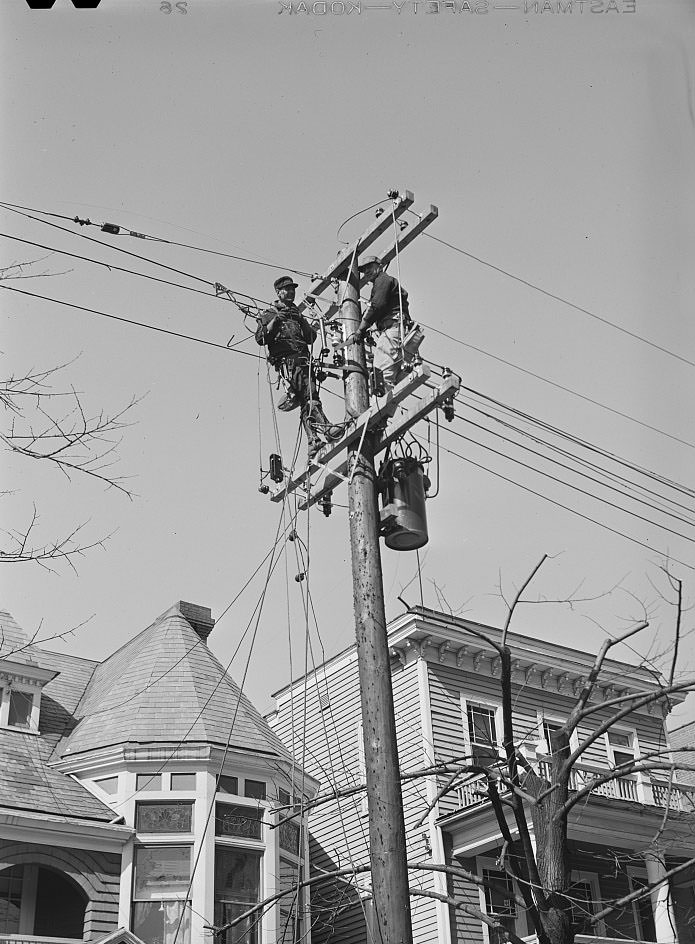 Linemen, Newport News, 1941