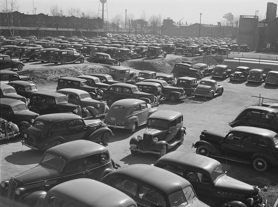 Parked cars of shipyard workers in Newport News, 1941