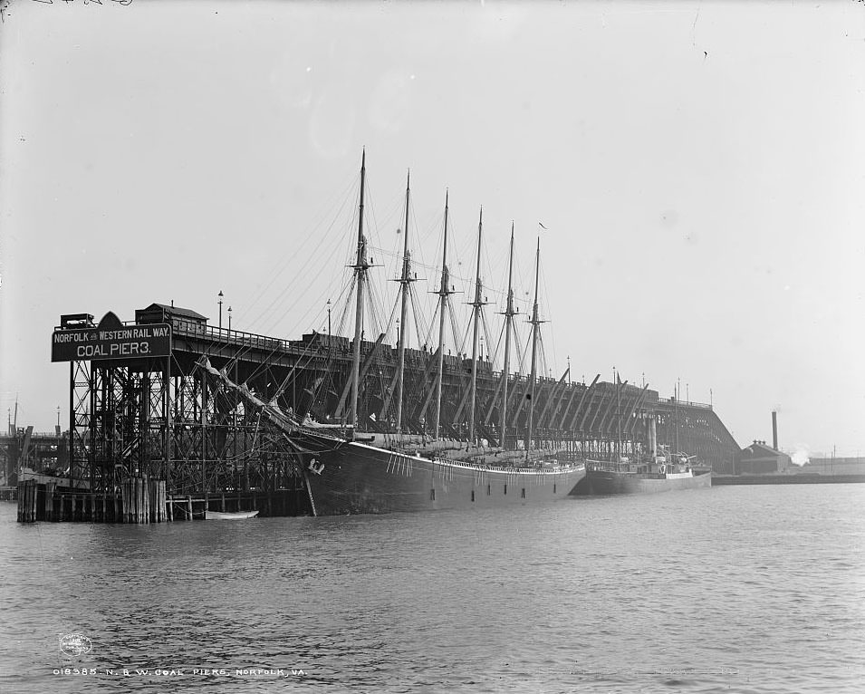 N. & W. coal piers, Norfolk, 1905