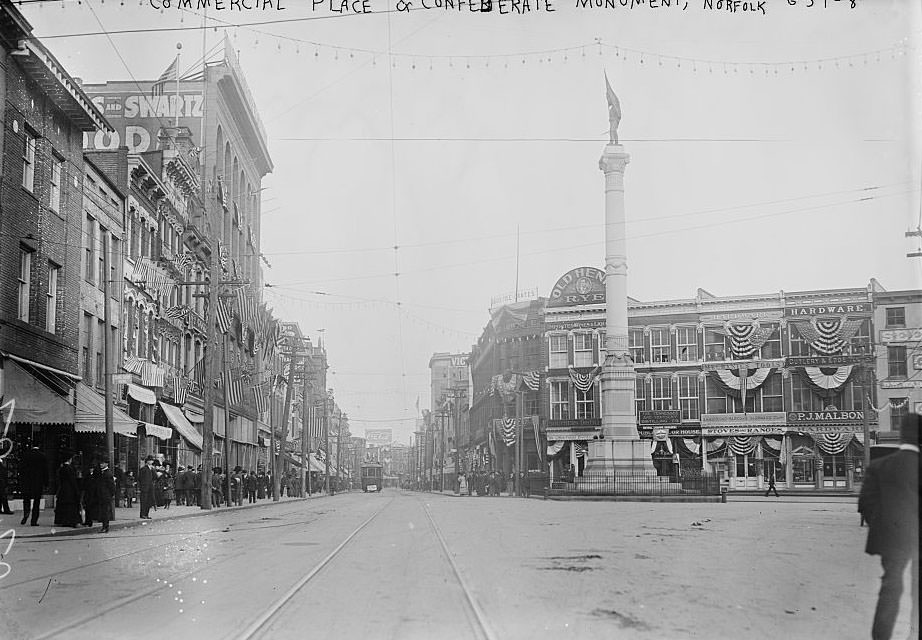 Confederate Monument in commercial square, Norfolk, 1900s