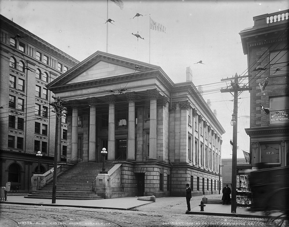 Old Custom House, Norfolk, 1905