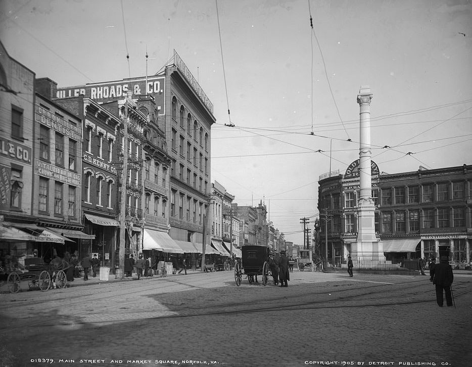 Main Street and Market Square [i.e. Commercial Place], Norfolk, 1905.