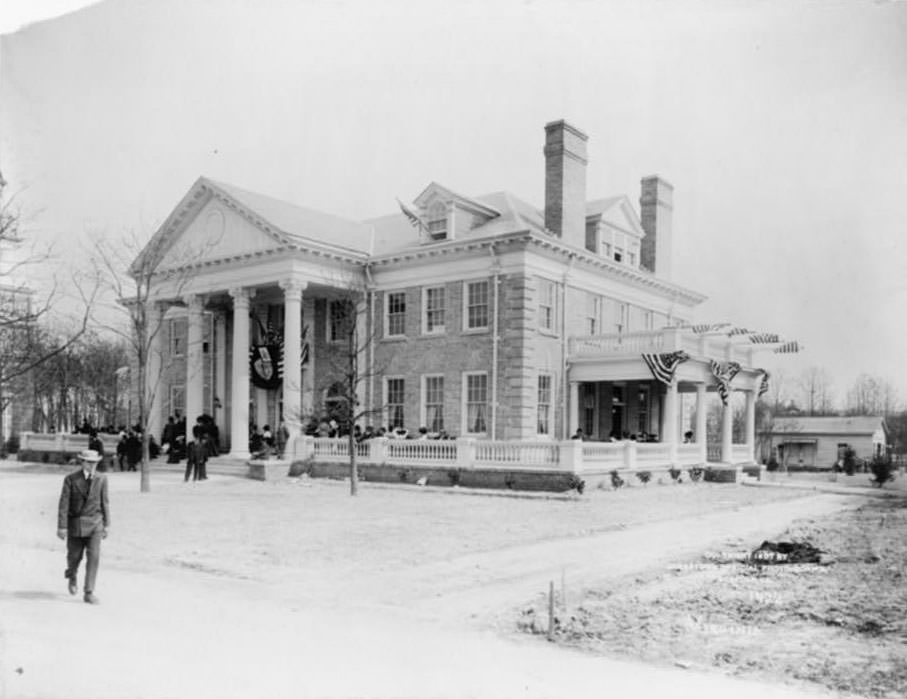 Building at the Jamestown Exposition, Virginia, 1907