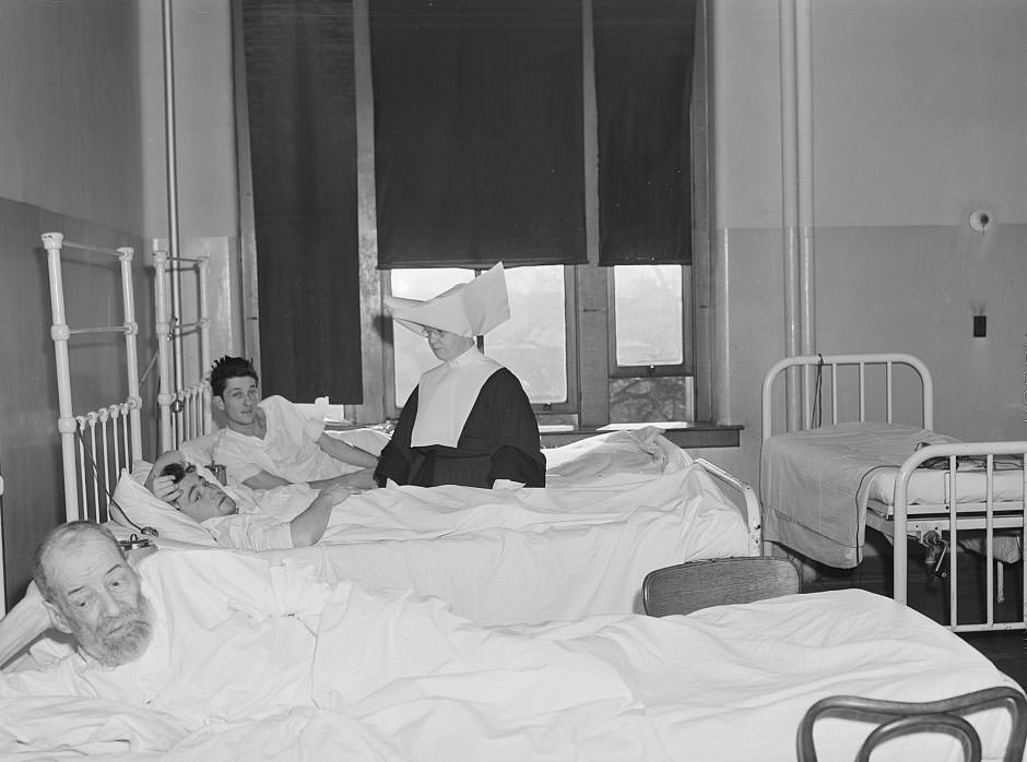 Charity ward. Saint Vincent's Hospital. Norfolk, 1941