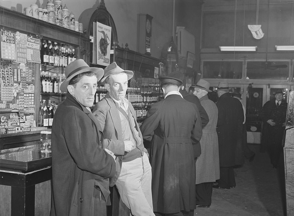 Bar in Norfolk, Virginia, 1941