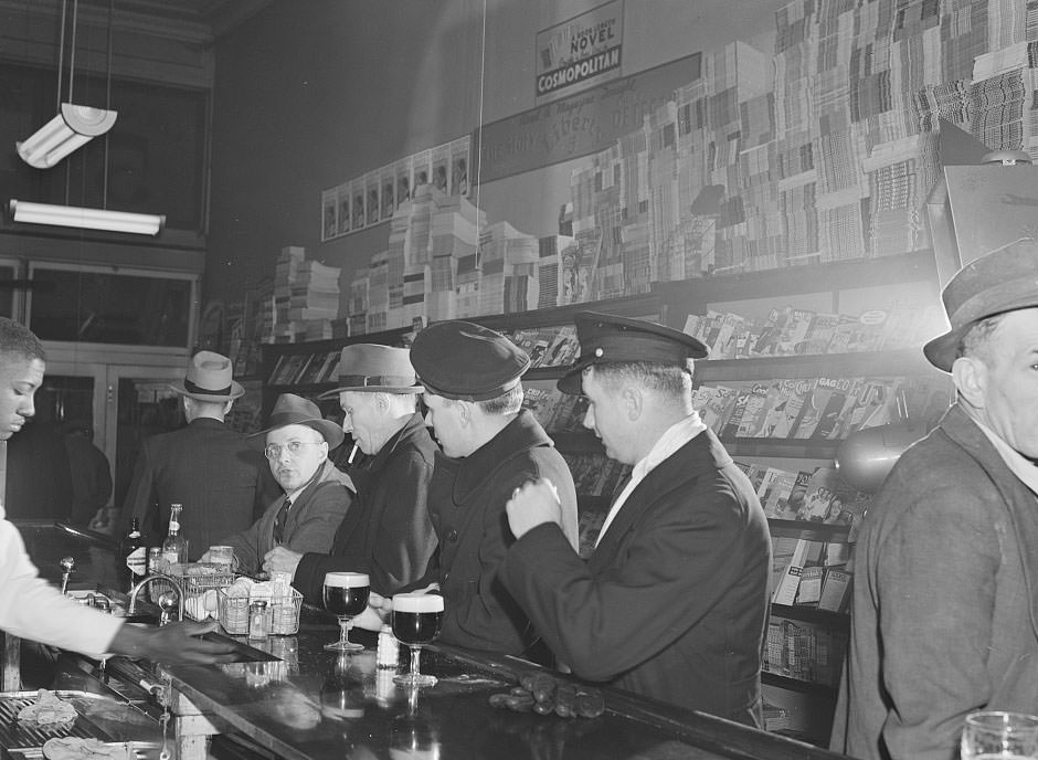 Bar in Norfolk, Virginia, 1941