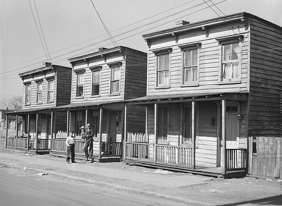 Houses occupied by defense workers in Norfolk, Virginia, 1941