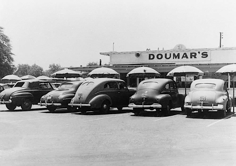 Doumar's Restaurant Norfolk with Cars, 1940