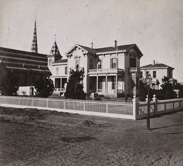 Private residence, cor. 13th and Castro Streets, Oakland, 1862