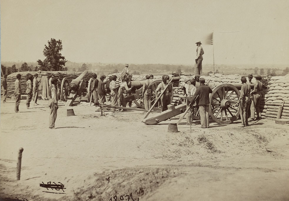 Outer lines of Confederate fortifications, in front of Petersburg, Va. captured by 18th Army Corps, June 15, 1864