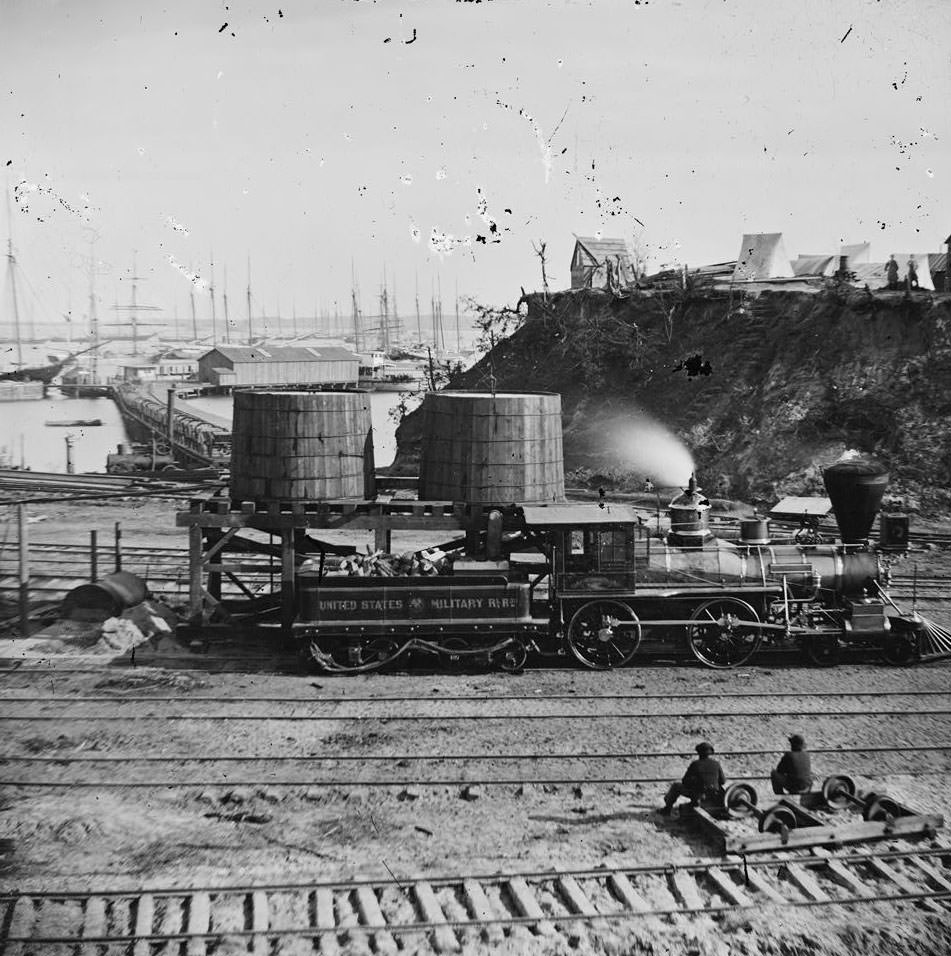 Another locomotive at the same point, Petersburg, 1865