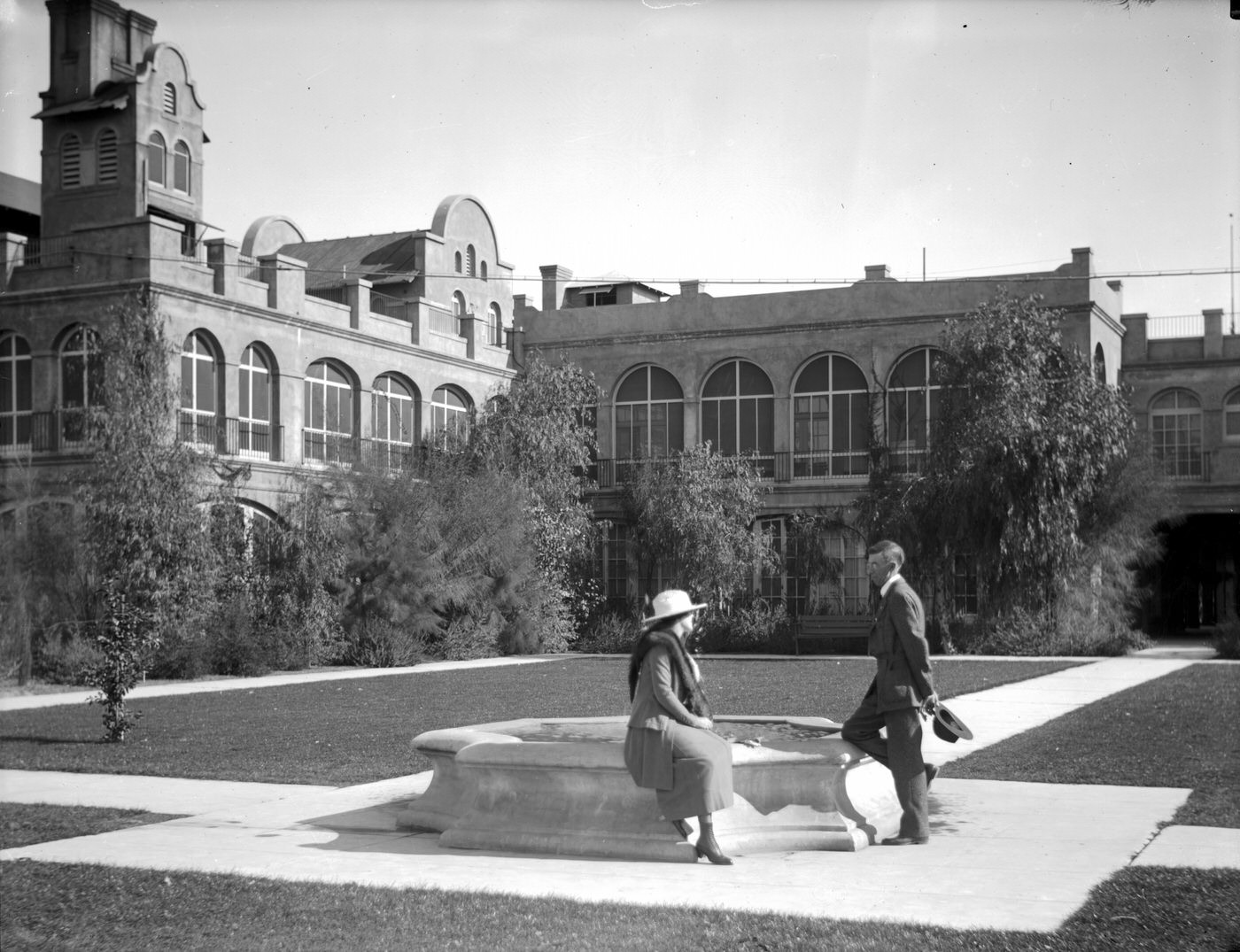 San Marcos Hotel Guests on Grounds, 1929