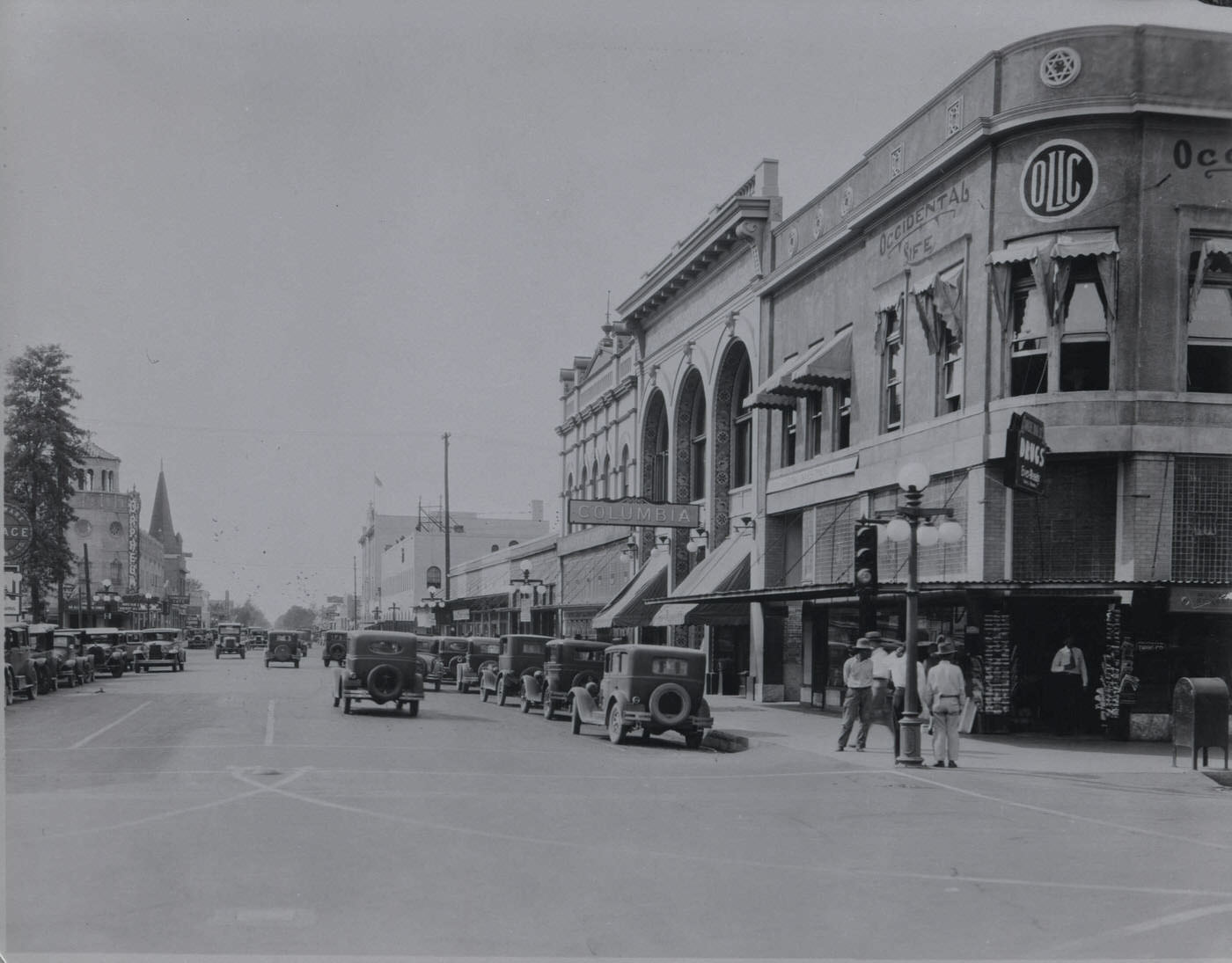 O'Neil Building on W. Adams Street, 1920