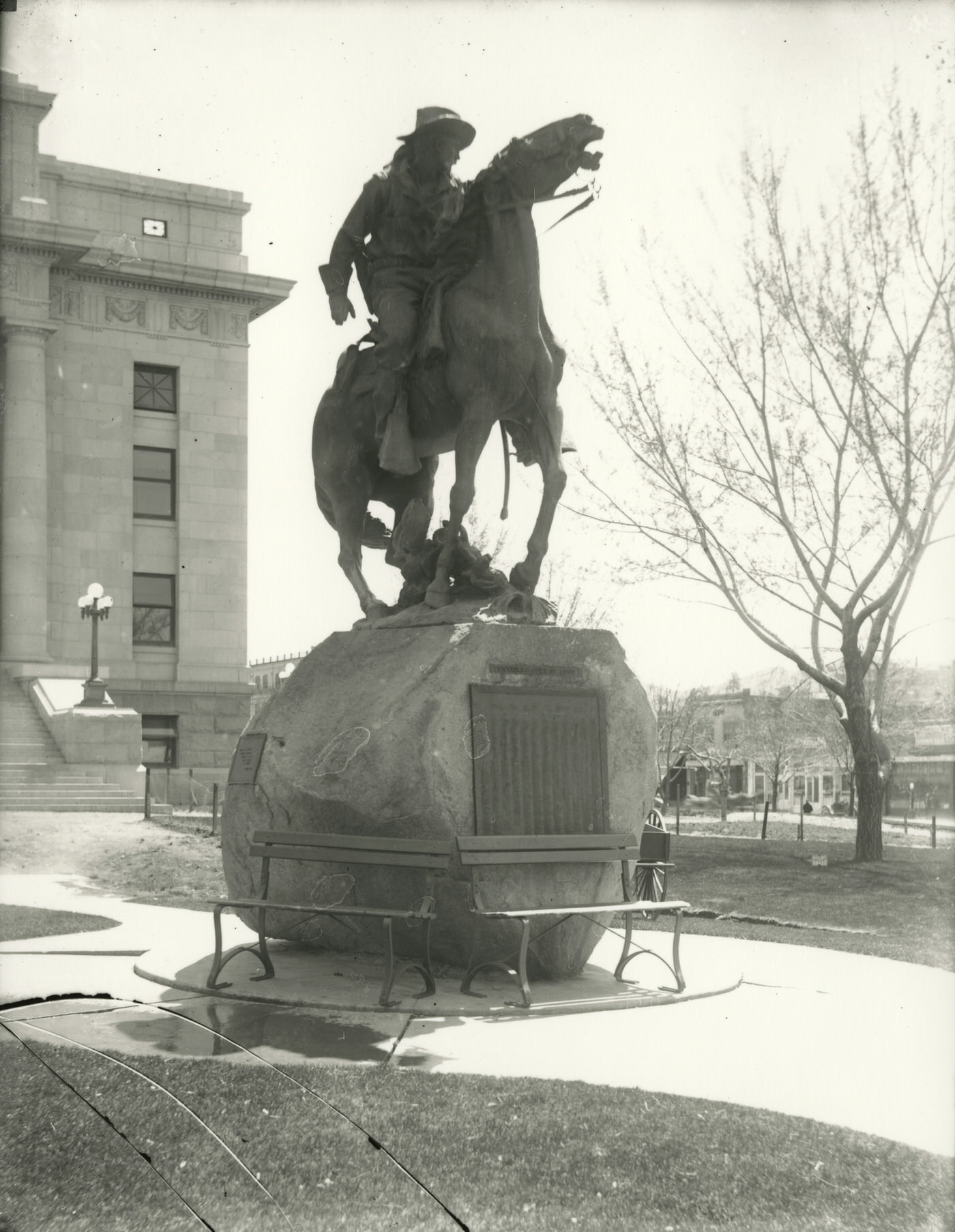 Bucky O'Neill Statue in Front of the Prescott Courthouse, 1910