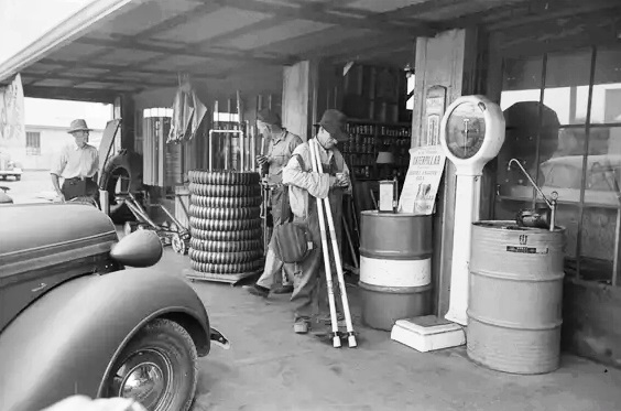 The entrance to a cooperative store in Phoenix as seen in May 1940.