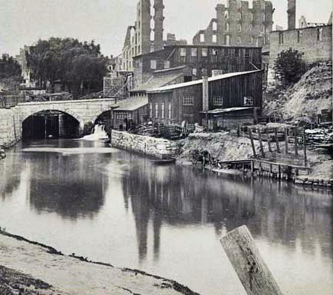 View on the Lynchburgh (i.e. Lynchburg) Canal, near the Haxall Flour Mills, Richmond, 1865