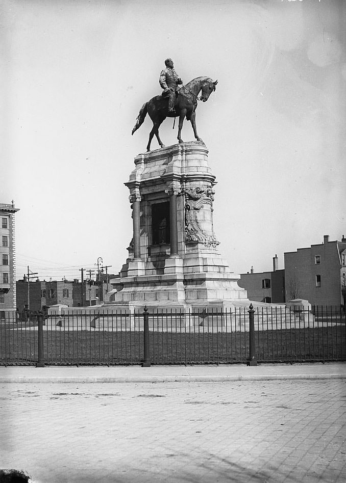 Robert E. Lee monument, Richmond, 1909