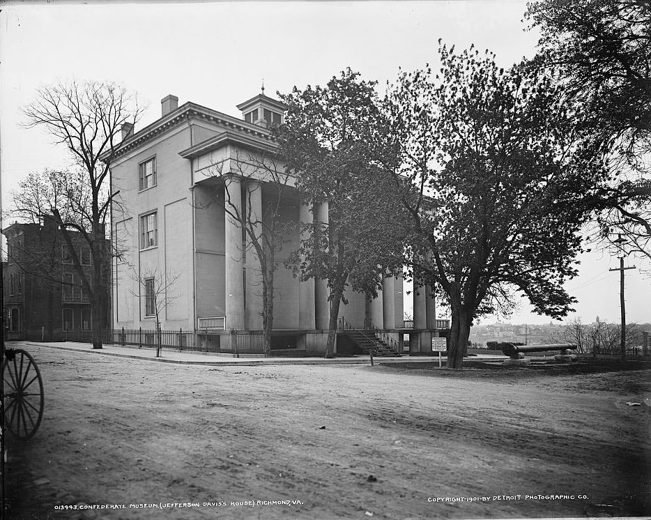 Confederate Museum (Jefferson Davis's house), Richmond, 1901.