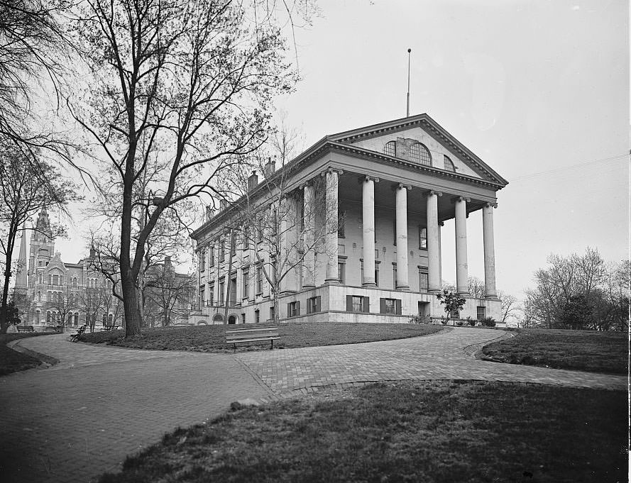 The Capitol, Richmond, 1901.