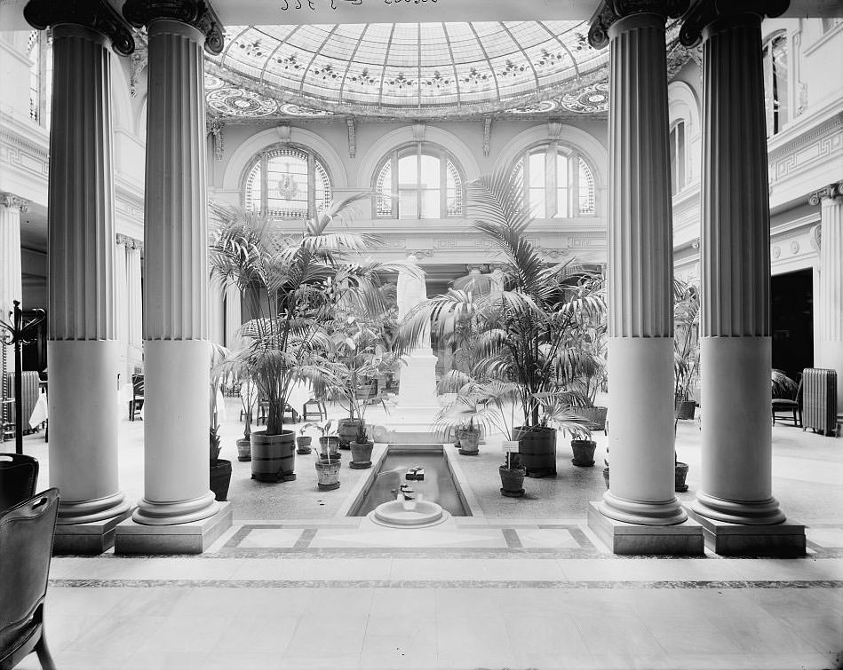 Japanese palm garden, Jefferson hotel, Richmond, 1909