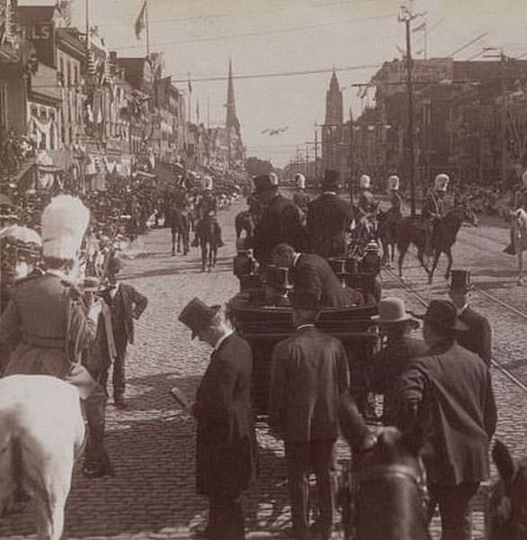 Broad Street, lined with school children applauding President Roosevelt, Richmond, 1905