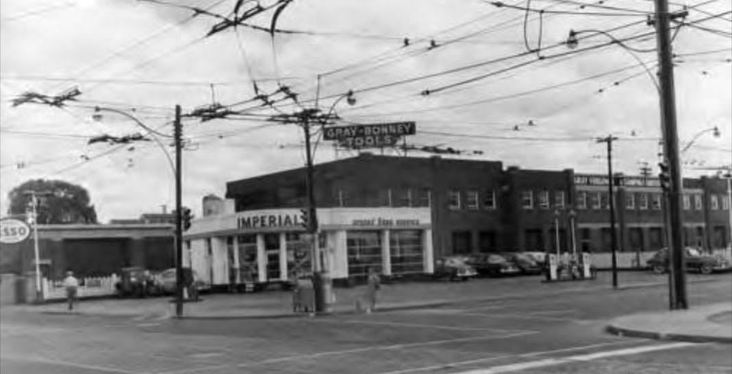 Speers' Esso Service. Station opened in 1938.