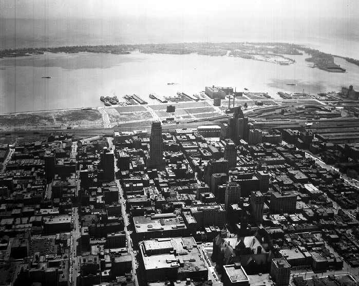 Toronto aerial view, looking south, 1932