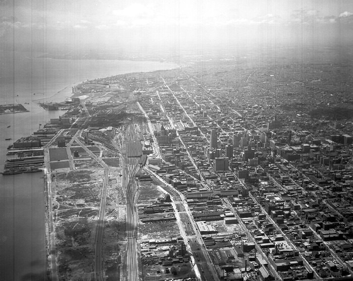 Toronto, aerial view looking west, 1932.