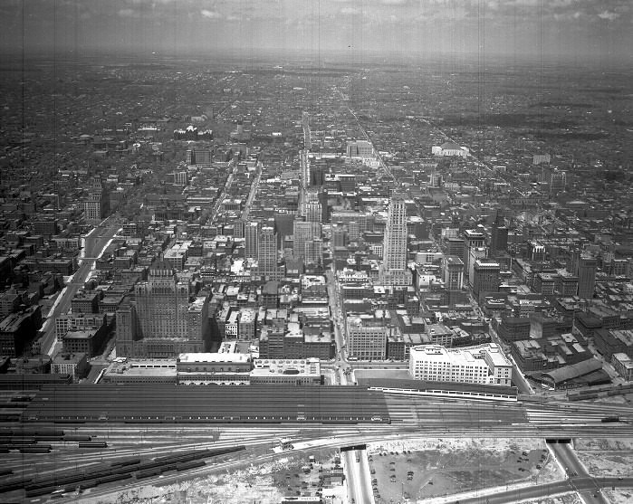 Toronto, aerial view looking north, 1932