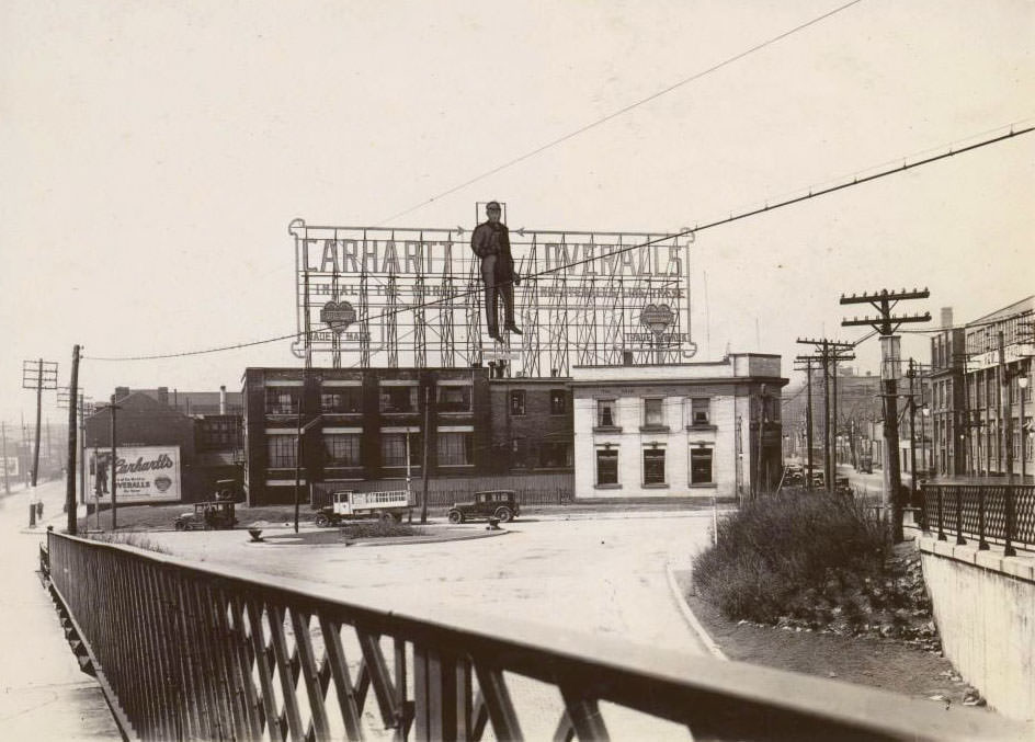 Queen/King looking west towards River Street - 1930