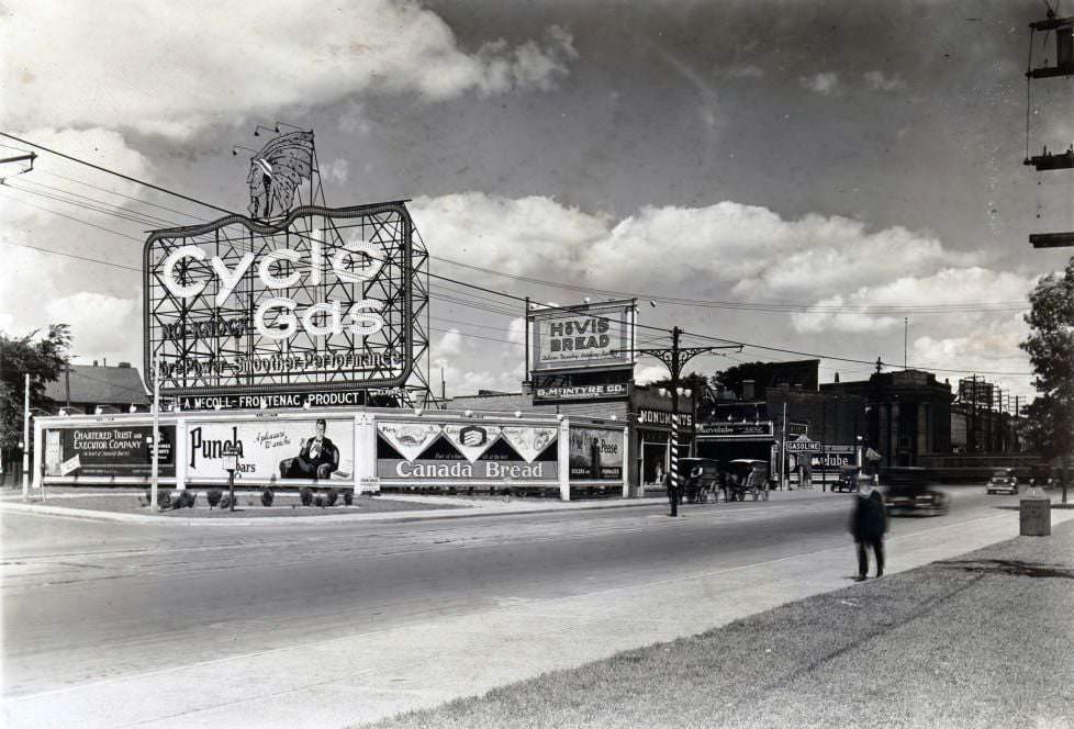 Danforth & Cambridge looking northeast towards Broadview, 1930