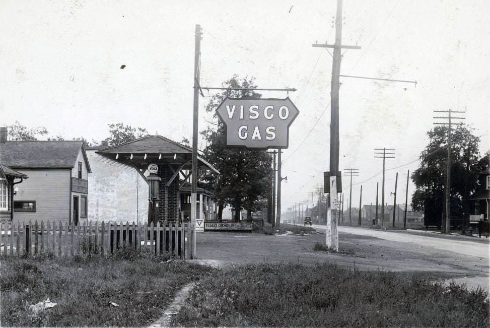 Visco Gasoline & Oil Co. Ltd., 3486 Dundas St. W., 1930. Managed by James Lauder.