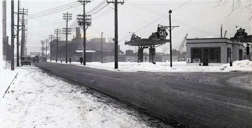 Domestic Gas automobile service station, Eastern Ave. & Broadview Ave., looking northwest, 1930