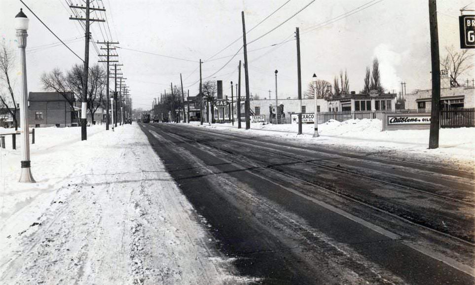 The street light & poles in Toronto, 1930