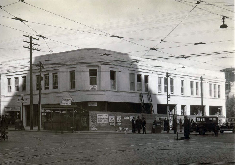 Brand new United Cigar Stores Limited location, Yonge Street and Carlton Avenue, north-east corner, 1930