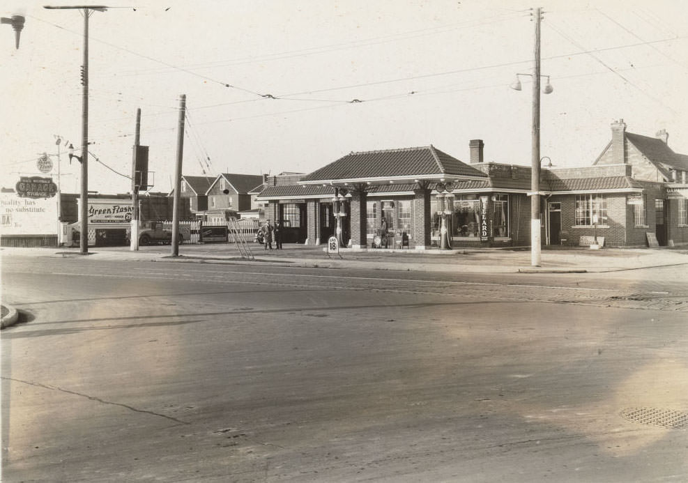 Service Station, Green Flash Motor Oil, 1933