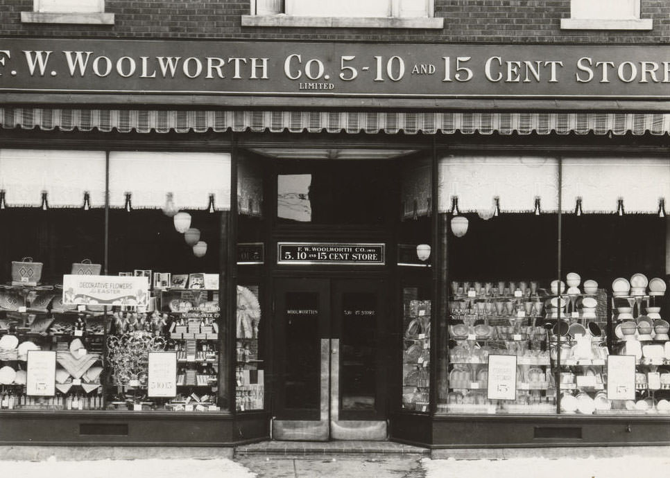 Woolworth, 1933