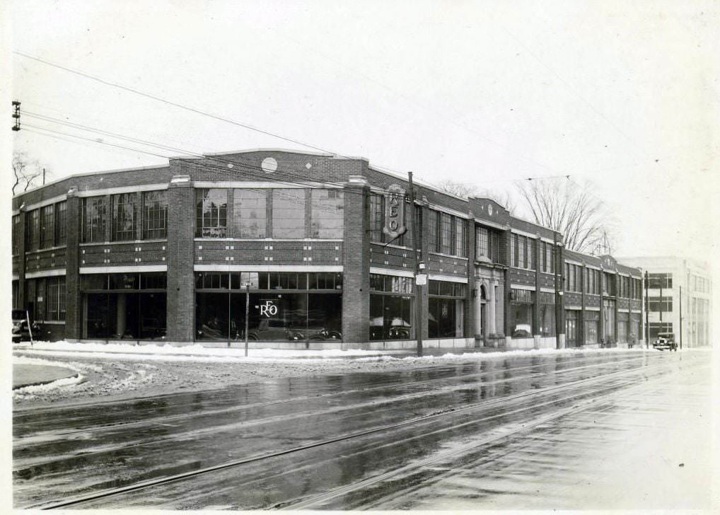 REO Speed Wagon. Brand new home of a great truck and future name of a Rock'n'Roll band, south-east corner of Bay Street and Irwin Avenue, 1933