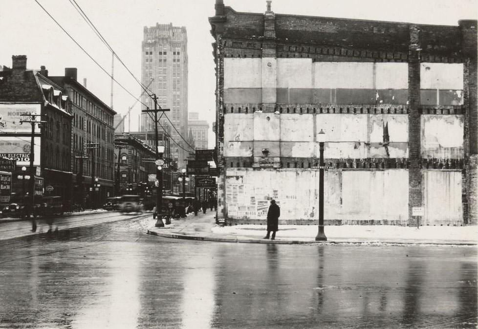 University & King looking east, 1932