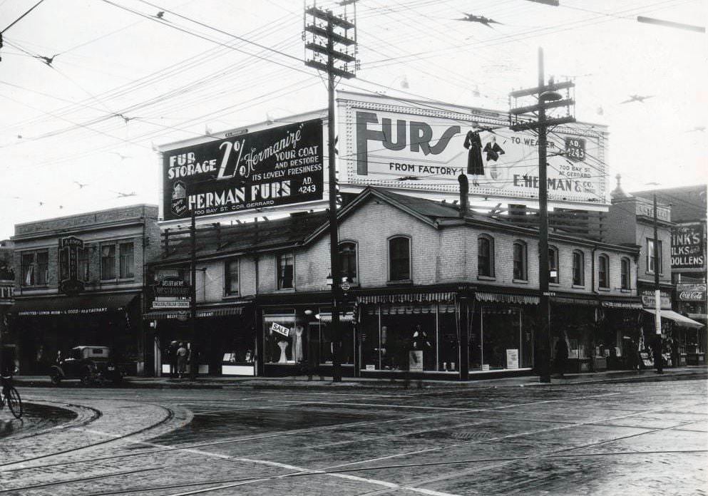 Bay & Dundas looking southwest, 1933