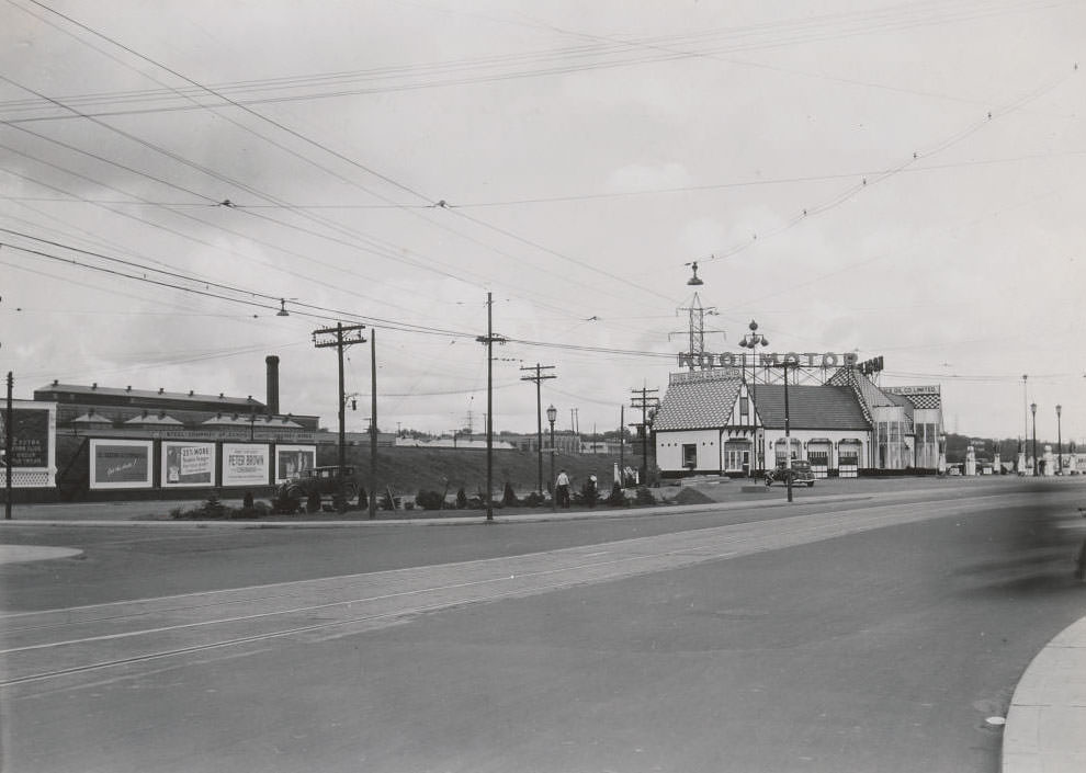Lakeshore & Riverside looking east, 1935