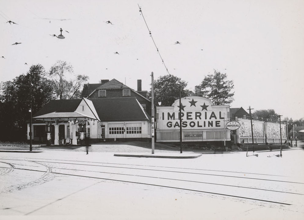 Imperial Oil Limited Service Station, 1935