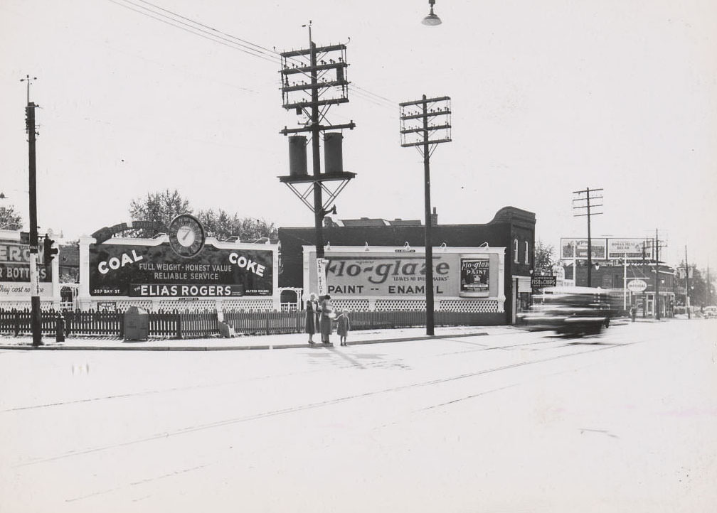 South-east corner of Yonge Street and Davisville Avenue, 1936