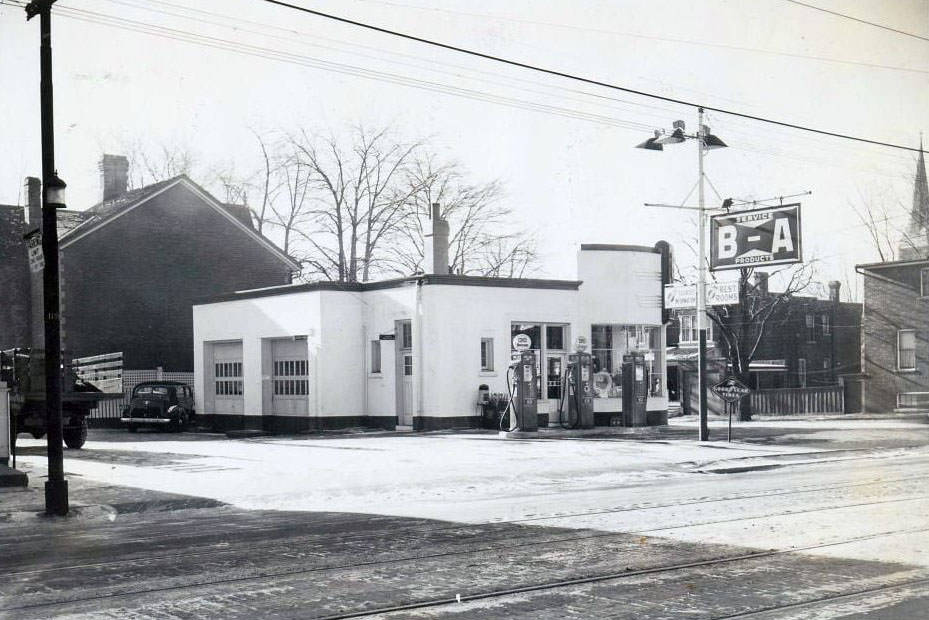 British-American Service Station - College Street, 1938