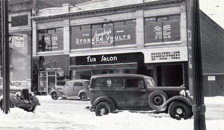 Yonge Street at Davenport Road, 1939
