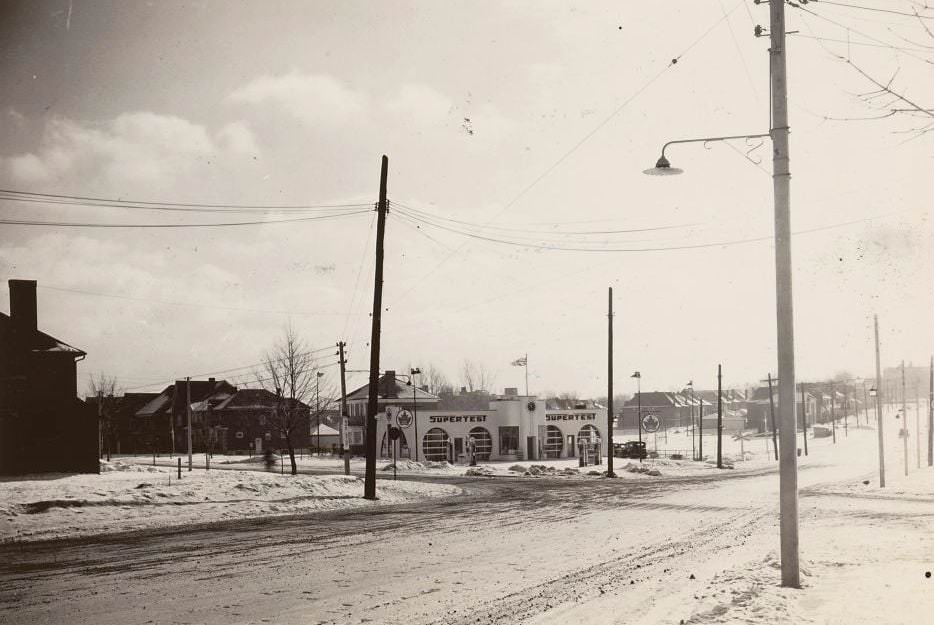 Avenue Road & Chaplin looking southeast, 1937