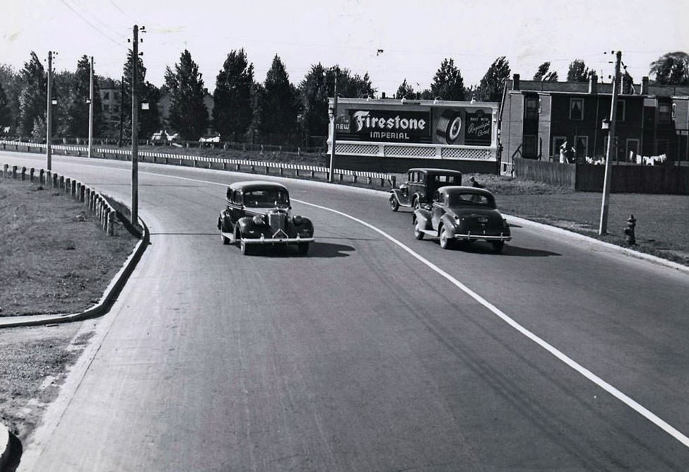 Eastern & Woodward looking west, 1939